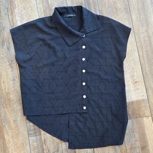 Elsewhere XL Black Textured Button Front Asymmetrical Top Sleeveless